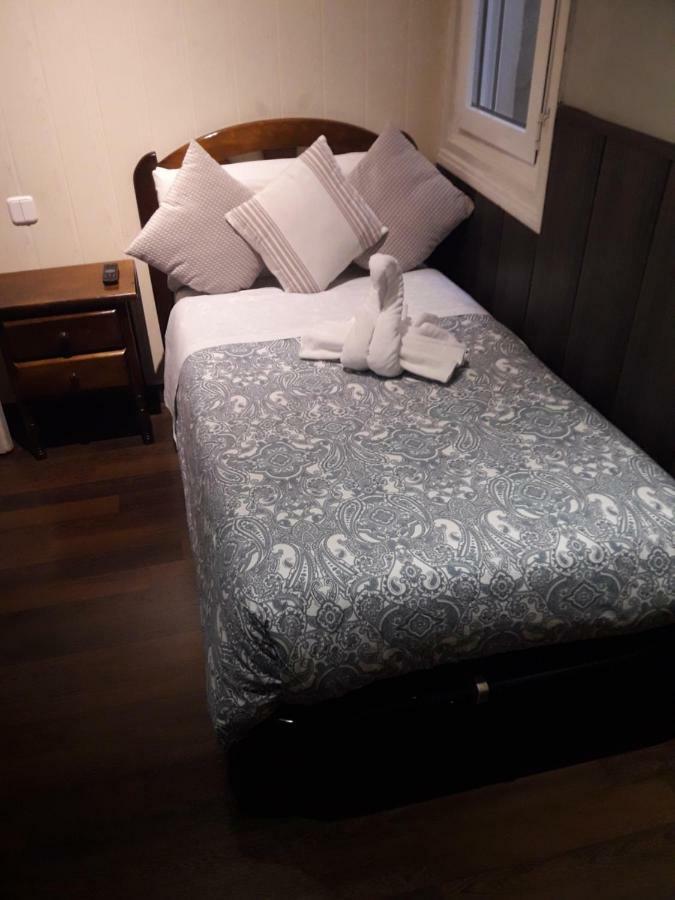 Single Room,809205216:JPEG