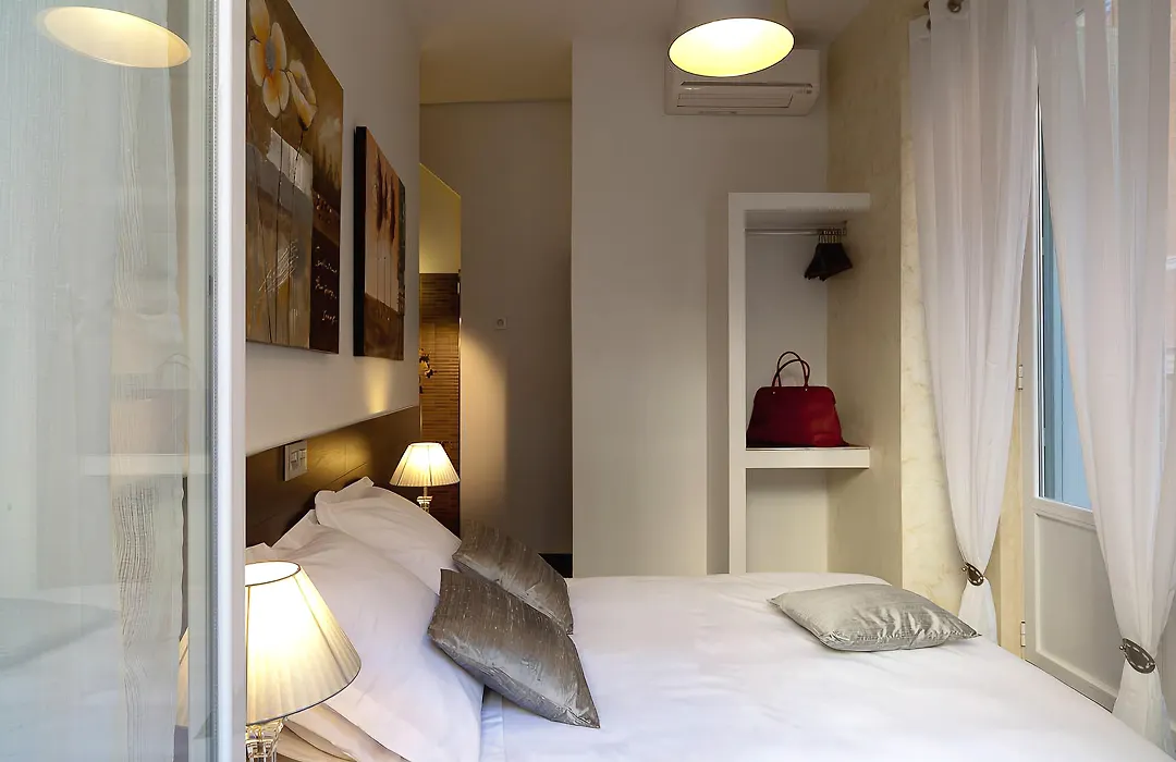 Thc Latina Hostel-1