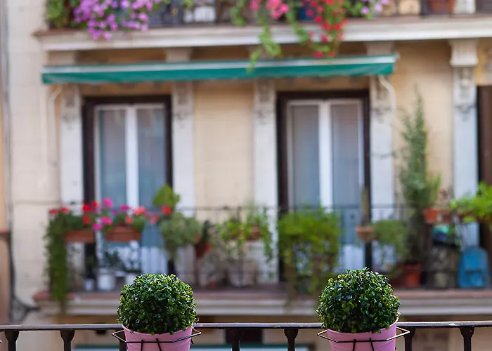 Thc Latina Hostel