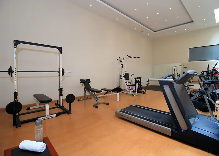 Hotel Windsor House Inn By Geh Suites